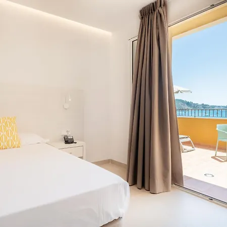 Flor Almendros Hotel 3*