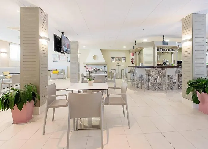 Flor Almendros Παγκουέρα