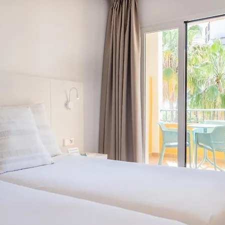 Flor Almendros Hotel 3*