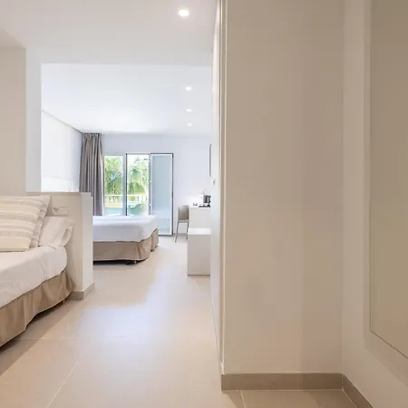 Flor Almendros Hotel 3*